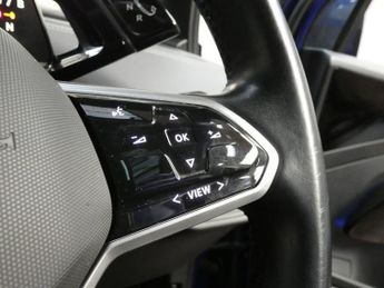 VOLKSWAGEN ID.5 Pro Performance 77kWh Style SUV 5dr Electric Auto (204 ps)