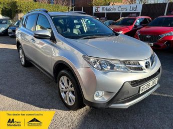 Toyota RAV4 2.2 D Invincible SUV 5dr Diesel Auto 4WD Euro 5 (150 ps)