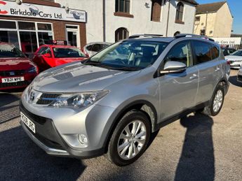 TOYOTA RAV4 2.2 D Invincible SUV 5dr Diesel Auto 4WD Euro 5 (150 ps)