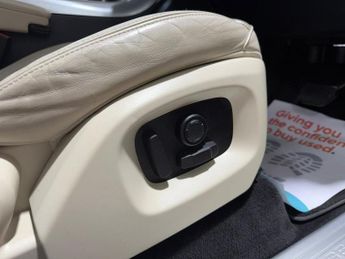 LAND ROVER RANGE ROVER SPORT 3.0 SD V6 HSE SUV 5dr Diesel Auto 4WD Euro 6 (s/s) (306 ps)