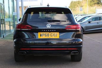 VOLKSWAGEN TOUAREG 3.0 TDI V6 R-Line SUV 5dr Diesel Tiptronic 4Motion Euro 6 (s/s) 