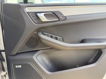 PORSCHE MACAN 2.9T V6 GTS SUV 5dr Petrol PDK 4WD Euro 6 (s/s) (440 ps)  * JUST