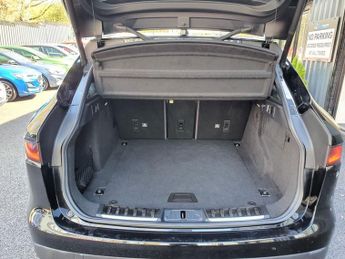 JAGUAR F-PACE 2.0 D180 R-Sport SUV 5dr Diesel Auto AWD Euro 6 (s/s) (180 ps)