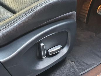 JAGUAR F-PACE 2.0 D180 R-Sport SUV 5dr Diesel Auto AWD Euro 6 (s/s) (180 ps)