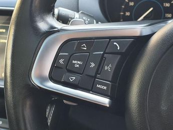 JAGUAR F-PACE 2.0 D180 R-Sport SUV 5dr Diesel Auto AWD Euro 6 (s/s) (180 ps)