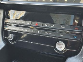 JAGUAR F-PACE 2.0 D180 R-Sport SUV 5dr Diesel Auto AWD Euro 6 (s/s) (180 ps)