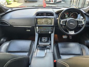 JAGUAR F-PACE 2.0 D180 R-Sport SUV 5dr Diesel Auto AWD Euro 6 (s/s) (180 ps)