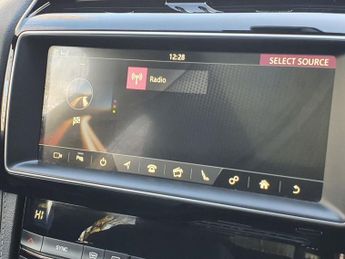 JAGUAR F-PACE 2.0 D180 R-Sport SUV 5dr Diesel Auto AWD Euro 6 (s/s) (180 ps)