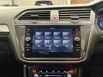 VOLKSWAGEN TIGUAN ALLSPACE 1.5 TSI Elegance SUV 5dr Petrol DSG Euro 6 (s/s) (150 ps)