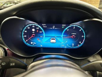 MERCEDES-BENZ GLC 2.0 GLC220d AMG Line (Premium) SUV 5dr Diesel G-Tronic+ 4MATIC E