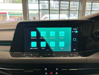 VOLKSWAGEN GOLF 1.5 TSI R-Line Hatchback 5dr Petrol Manual Euro 6 (s/s) (150 ps)