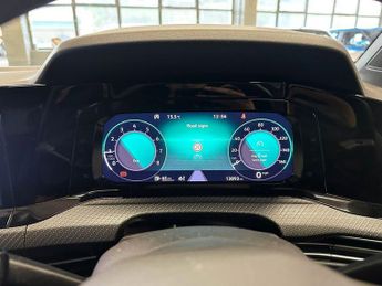 VOLKSWAGEN GOLF 1.5 TSI R-Line Hatchback 5dr Petrol Manual Euro 6 (s/s) (150 ps)