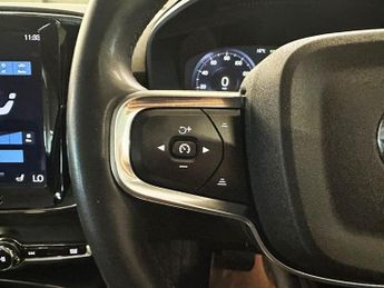 VOLVO XC40 1.5h T5 Twin Engine Recharge 10.7kWh Inscription Pro SUV 5dr Pet
