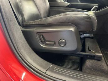 VOLVO XC40 1.5h T5 Twin Engine Recharge 10.7kWh Inscription Pro SUV 5dr Pet