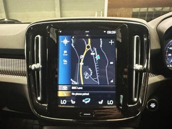 VOLVO XC40 2.0 B4 MHEV R-Design SUV 5dr Petrol Hybrid Auto Euro 6 (s/s) (19