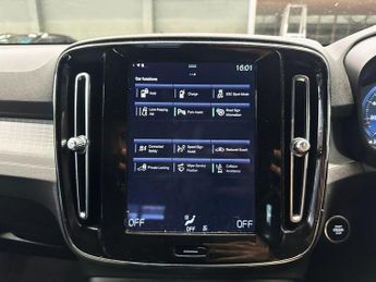 VOLVO XC40 1.5h T4 Recharge 10.7kWh Core SUV 5dr Petrol Plug-in Hybrid Auto