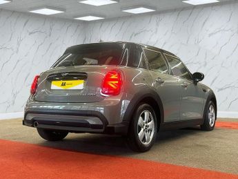 MINI HATCH 1.5 Cooper Classic Hatchback 5dr Petrol Manual Euro 6 (s/s) (136