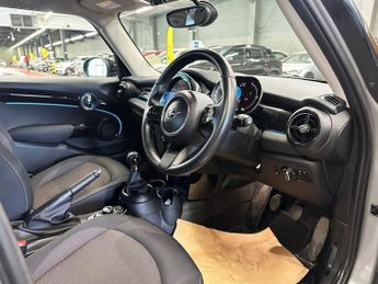MINI HATCH 1.5 Cooper Classic Hatchback 5dr Petrol Manual Euro 6 (s/s) (136
