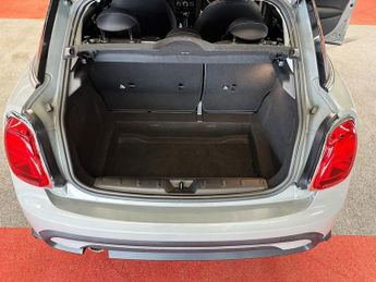 MINI HATCH 1.5 Cooper Classic Hatchback 5dr Petrol Manual Euro 6 (s/s) (136