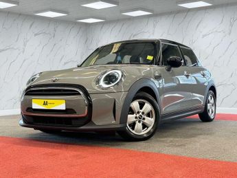 MINI HATCH 1.5 Cooper Classic Hatchback 5dr Petrol Manual Euro 6 (s/s) (136