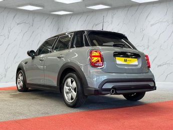 MINI HATCH 1.5 Cooper Classic Hatchback 5dr Petrol Manual Euro 6 (s/s) (136