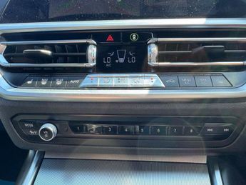 BMW 3 SERIES 2.0 320d M Sport Saloon 4dr Diesel Auto xDrive 