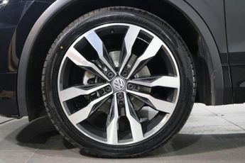 VOLKSWAGEN TIGUAN 2.0 TDI R-Line SUV 5dr Diesel DSG 4Motion Euro 6 (s/s) (150 ps)