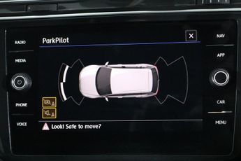 VOLKSWAGEN TIGUAN 2.0 TDI R-Line SUV 5dr Diesel DSG 4Motion Euro 6 (s/s) (150 ps)