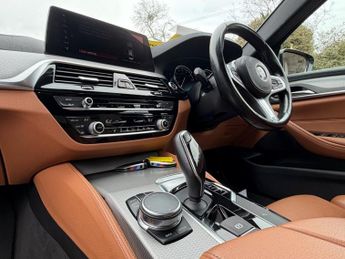 BMW 5 SERIES 2.0 520d M Sport Saloon 4dr Diesel Auto Euro 6 (s/s) (190 ps)