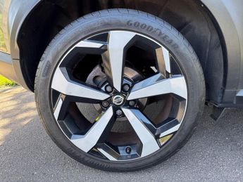 NISSAN JUKE 1.0 DIG-T N-Connecta SUV 5dr Petrol DCT Auto Euro 6 (s/s) (114 p