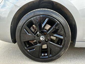 VAUXHALL Corsa Electric 50kWh SRi Premium Hatchback 5dr Electric Auto (136 ps)