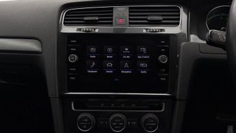 VOLKSWAGEN E-GOLF 35.8kWh e-Golf Hatchback 5dr Electric Auto (136 ps)