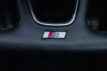 AUDI A4 2.0 TDI 35 Black Edition Saloon 4dr Diesel S Tronic Euro 6 (s/s)