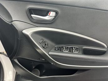 HYUNDAI SANTA FE 2.2 CRDi Blue Drive Premium SUV 5dr Diesel Auto 4WD Euro 6 (s/s)