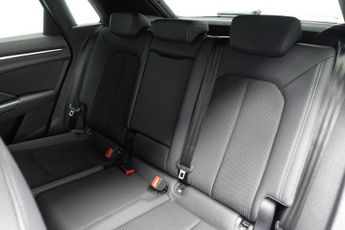 AUDI Q3 1.5 TFSI CoD 35 S line SUV 5dr Petrol S Tronic Euro 6 (s/s) (150