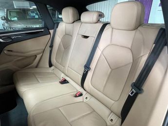 PORSCHE MACAN 3.0T V6 S SUV 5dr Petrol PDK 4WD Euro 6 (s/s) (354 ps)