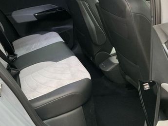 VOLKSWAGEN ID.3 Pro Performance 58kWh Life Hatchback 5dr Electric Auto (204 ps)