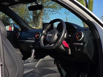 AUDI S3 2.0 TFSI Hatchback 3dr Petrol S Tronic quattro Euro 6 (s/s) (Nav