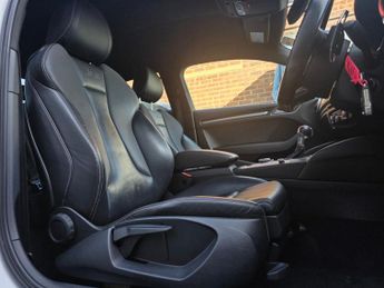 AUDI S3 2.0 TFSI Hatchback 3dr Petrol S Tronic quattro Euro 6 (s/s) (Nav