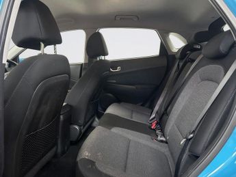 HYUNDAI KONA 39kWh SE Connect SUV 5dr Electric Auto (10.5kW Charger) (136 ps)