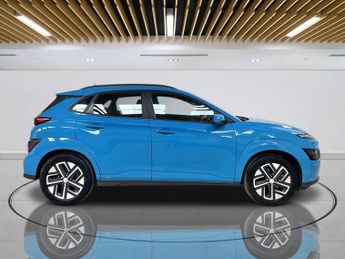 HYUNDAI KONA 39kWh SE Connect SUV 5dr Electric Auto (10.5kW Charger) (136 ps)