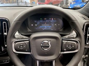 VOLVO XC40 2.0 B4 MHEV Plus Black Edition SUV 5dr Petrol Hybrid DCT Auto Eu