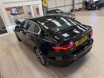 JAGUAR XE 2.0 P250i R-Dynamic HSE Saloon 4dr Petrol Auto Euro 6 (s/s) (250