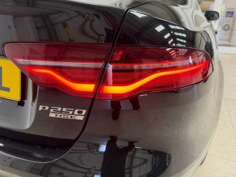 JAGUAR XE 2.0 P250i R-Dynamic HSE Saloon 4dr Petrol Auto Euro 6 (s/s) (250