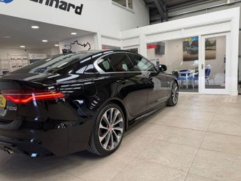 JAGUAR XE 2.0 P250i R-Dynamic HSE Saloon 4dr Petrol Auto Euro 6 (s/s) (250