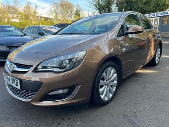 VAUXHALL ASTRA 1.6 16v Elite Hatchback 5dr Petrol Auto Euro 5 (115 ps)