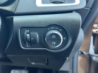 VAUXHALL ASTRA 1.6 16v Elite Hatchback 5dr Petrol Auto Euro 5 (115 ps)