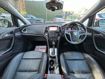 VAUXHALL ASTRA 1.6 16v Elite Hatchback 5dr Petrol Auto Euro 5 (115 ps)