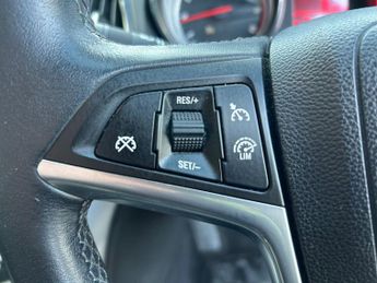 VAUXHALL ASTRA 1.6 16v Elite Hatchback 5dr Petrol Auto Euro 5 (115 ps)