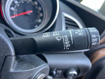 VAUXHALL ASTRA 1.6 16v Elite Hatchback 5dr Petrol Auto Euro 5 (115 ps)